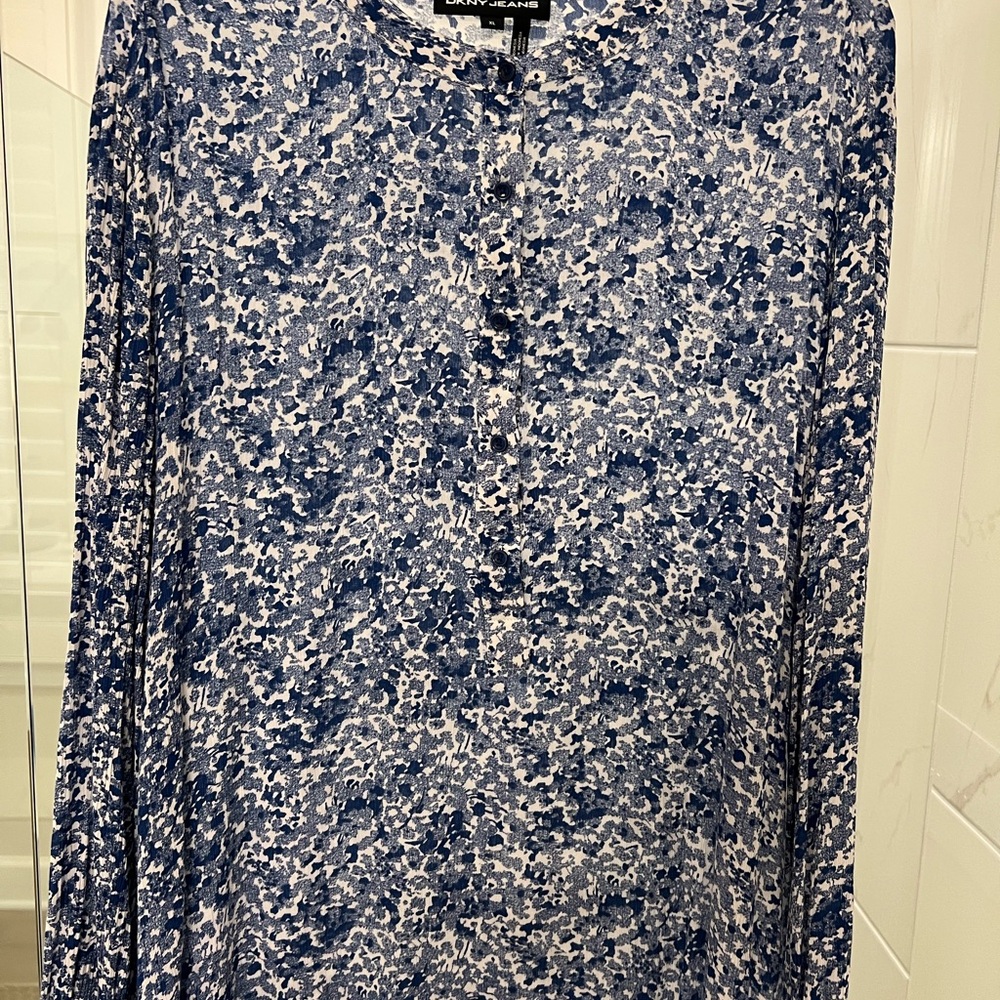 DKNY Men's Long Sleeve Blue Patterned Tee